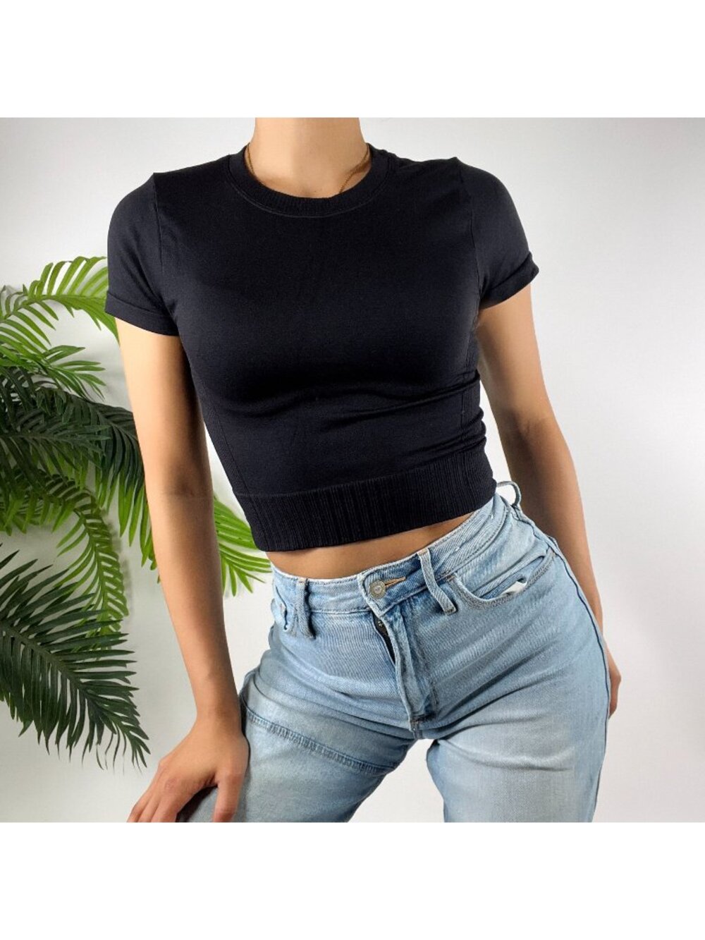 All In Motion Womens Black Short-Sleeve Cropped Activewear Top Size: Small